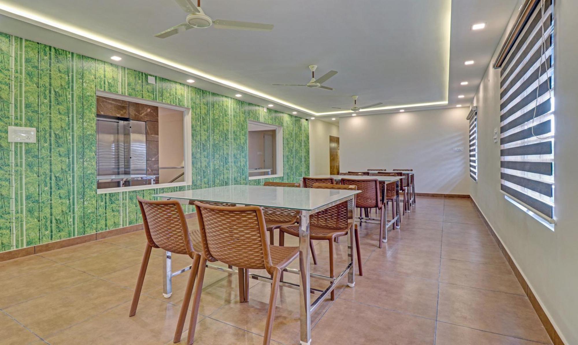 Treebo Golden Terminal, Kochi Airport Hotel ภายนอก รูปภาพ