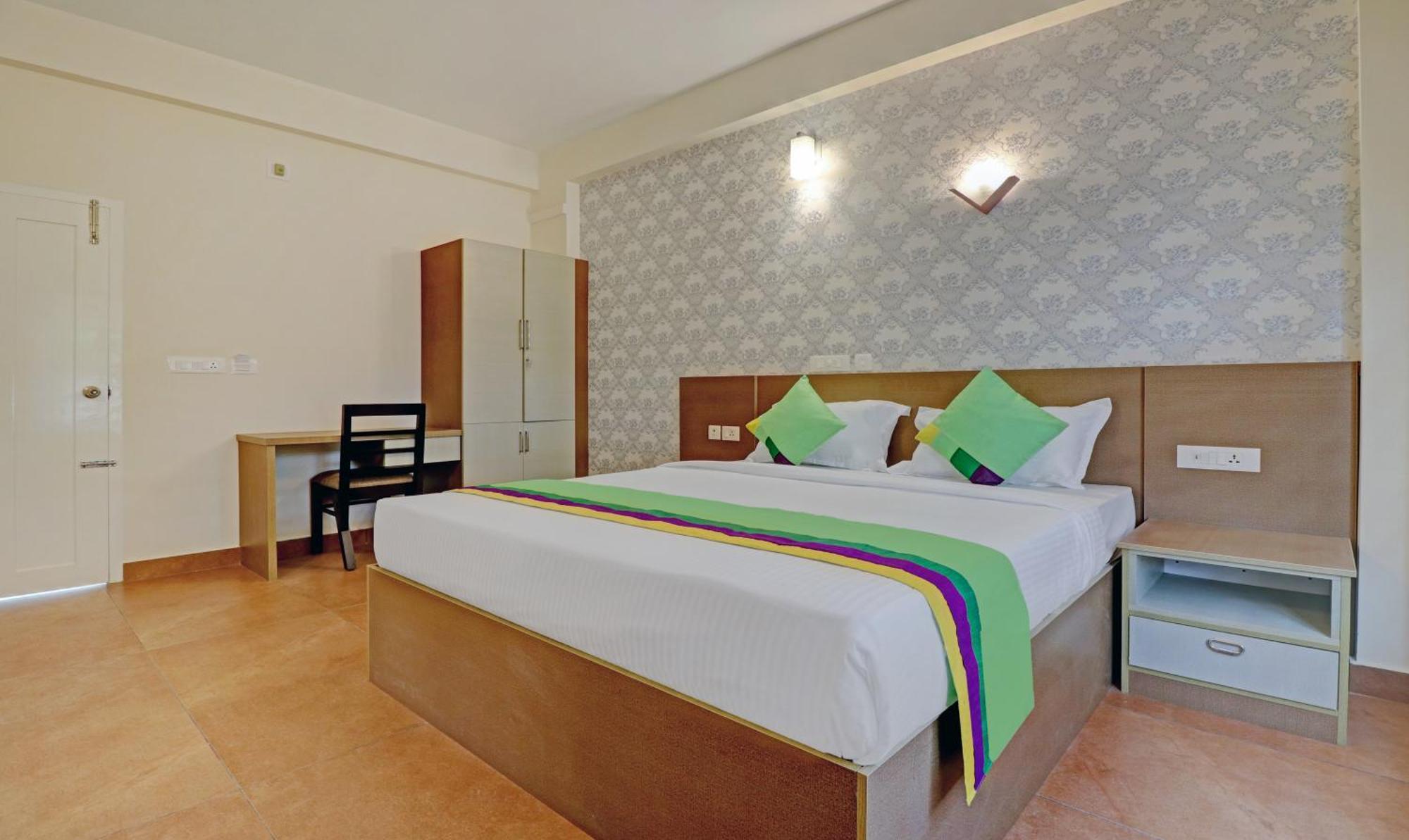 Treebo Golden Terminal, Kochi Airport Hotel ภายนอก รูปภาพ