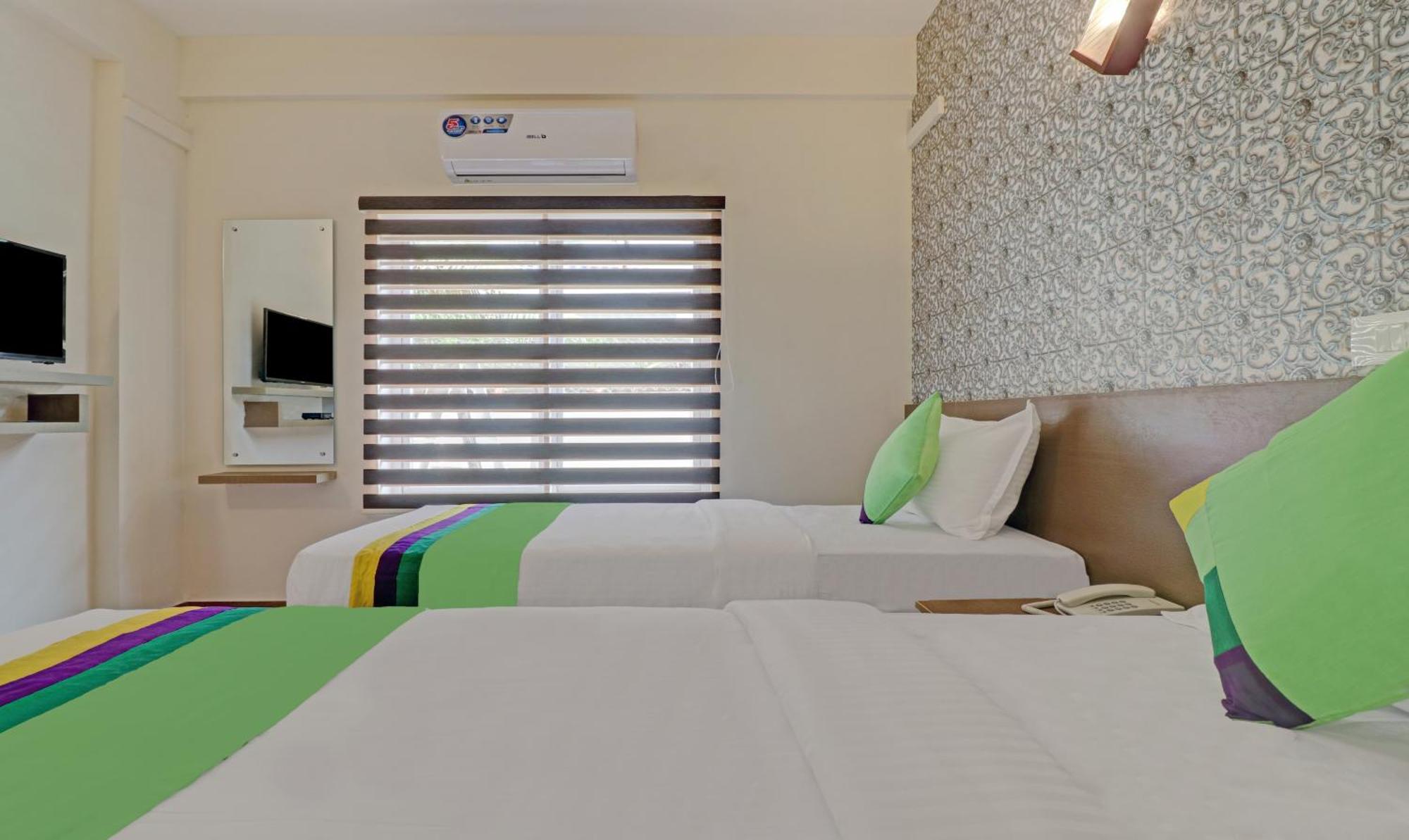 Treebo Golden Terminal, Kochi Airport Hotel ภายนอก รูปภาพ