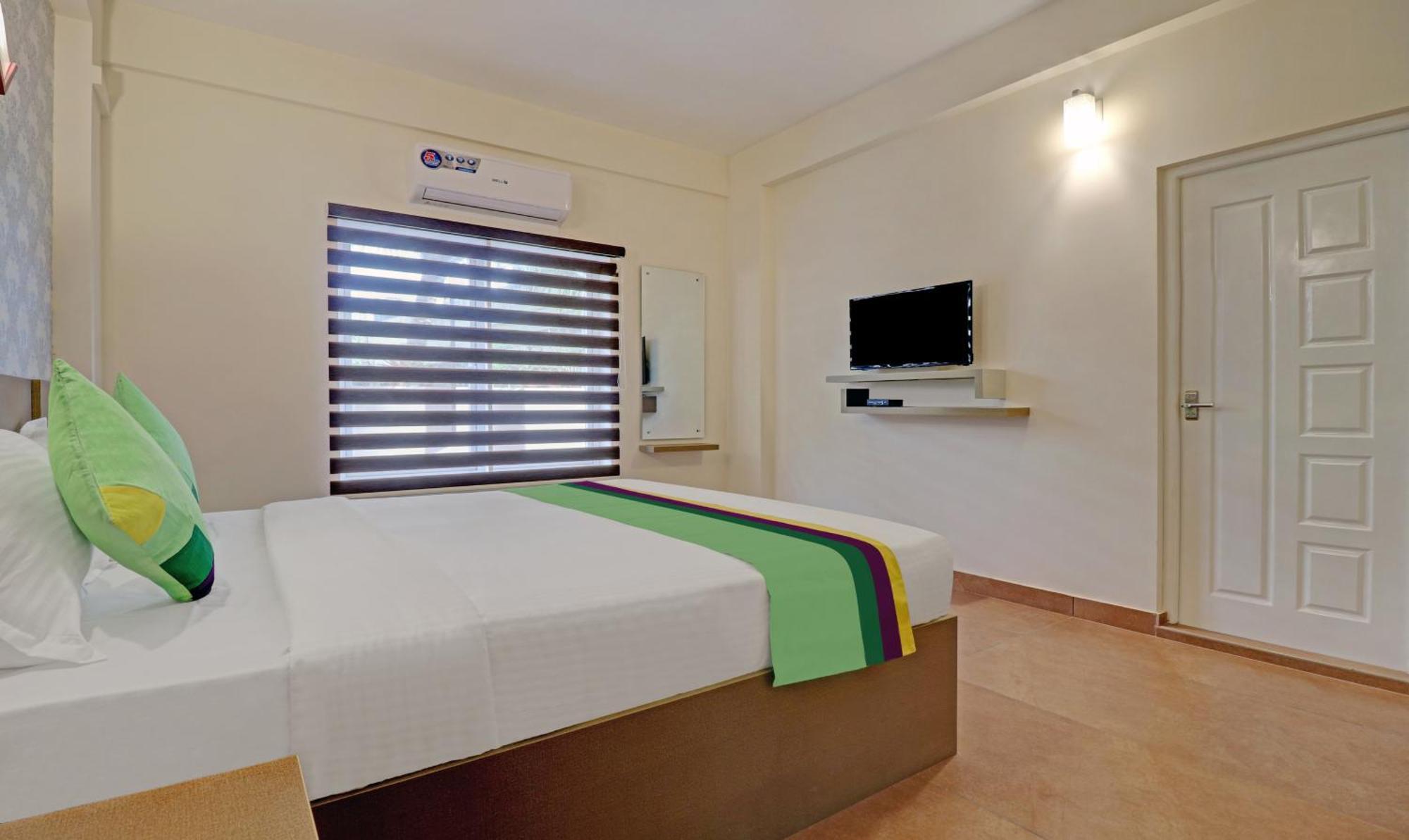 Treebo Golden Terminal, Kochi Airport Hotel ภายนอก รูปภาพ