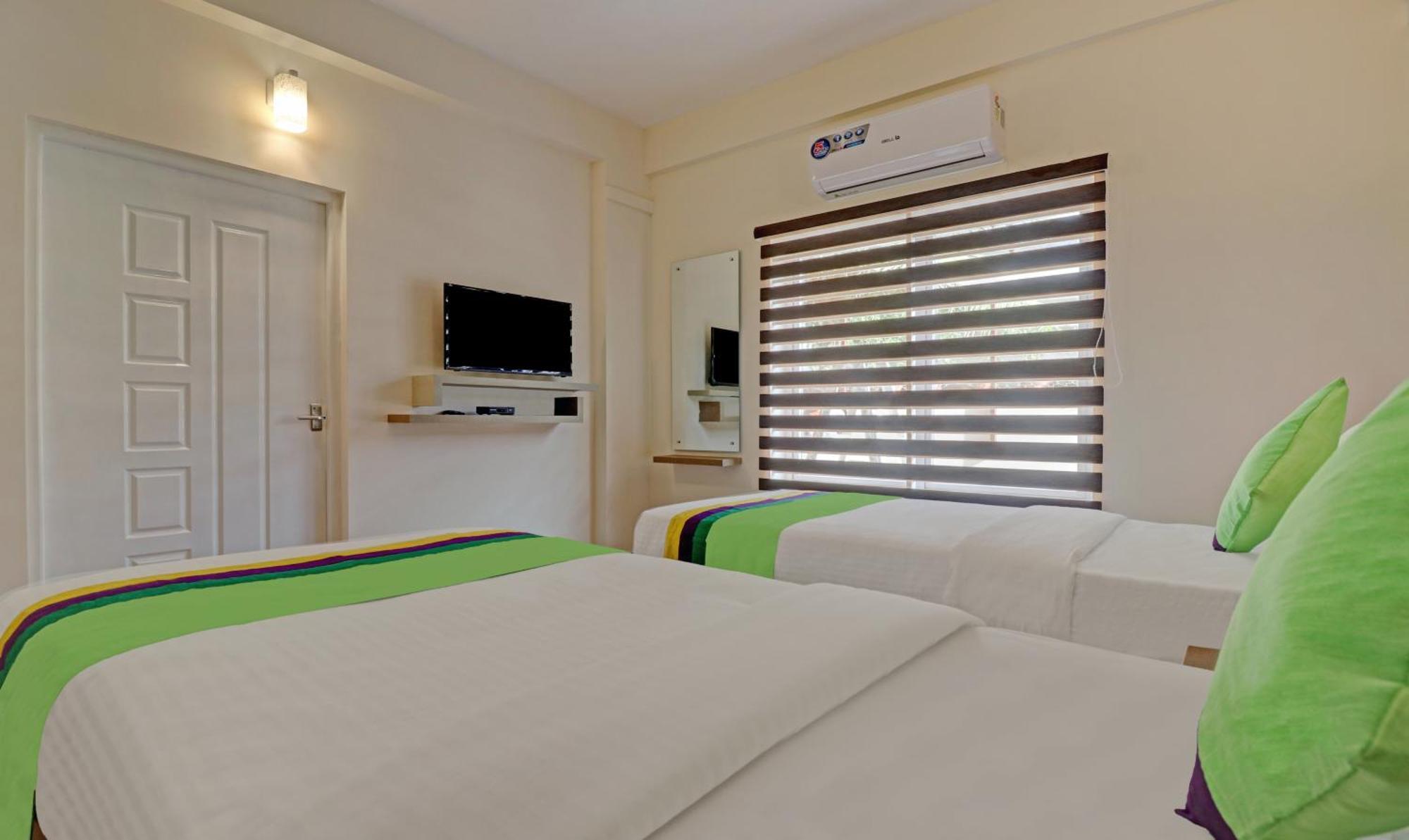 Treebo Golden Terminal, Kochi Airport Hotel ภายนอก รูปภาพ
