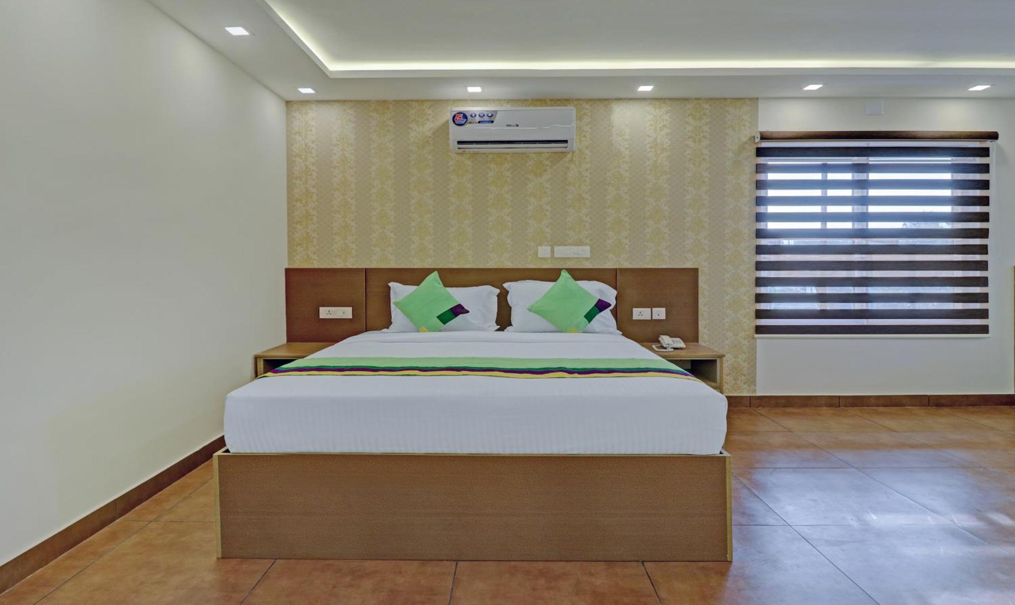 Treebo Golden Terminal, Kochi Airport Hotel ภายนอก รูปภาพ