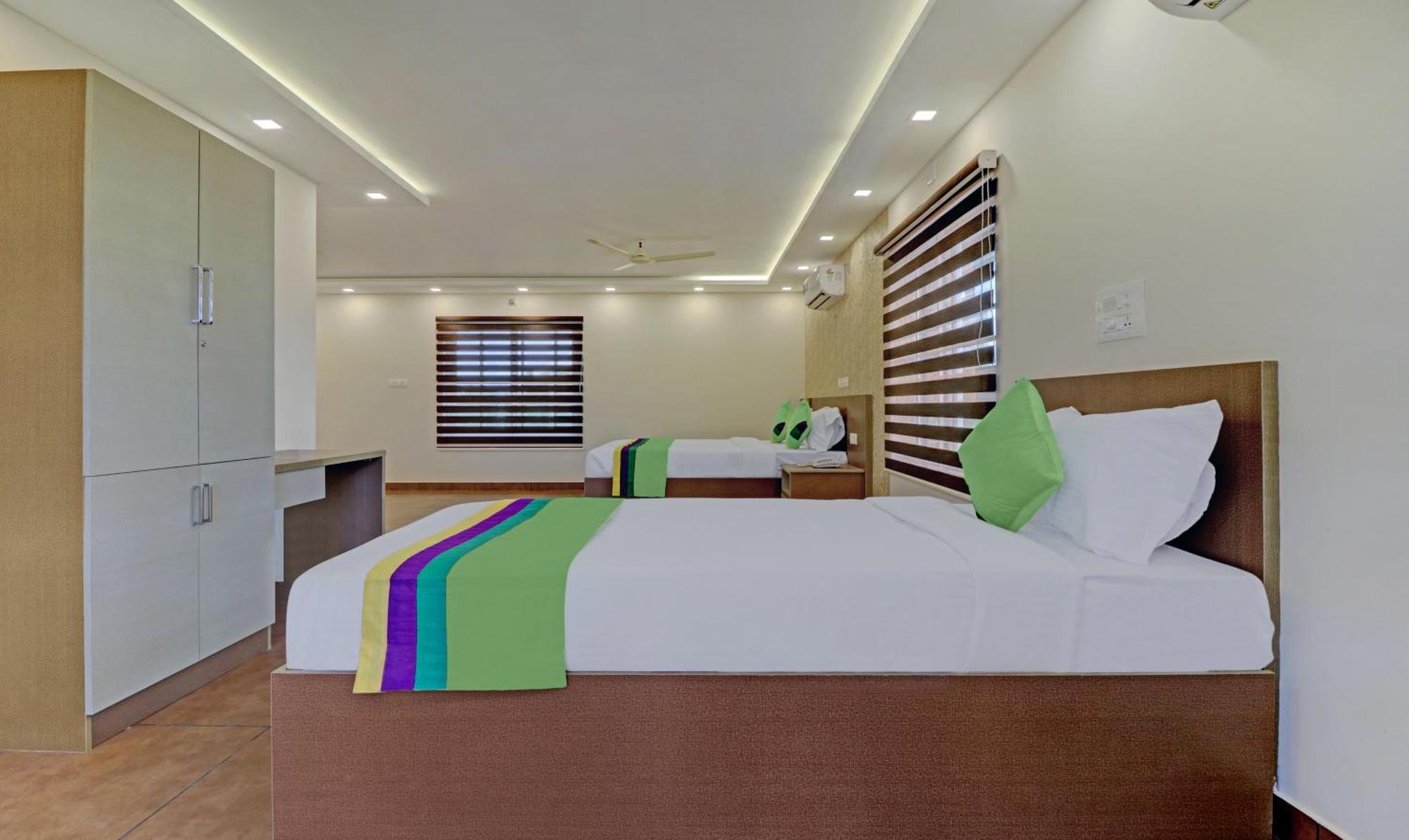 Treebo Golden Terminal, Kochi Airport Hotel ภายนอก รูปภาพ