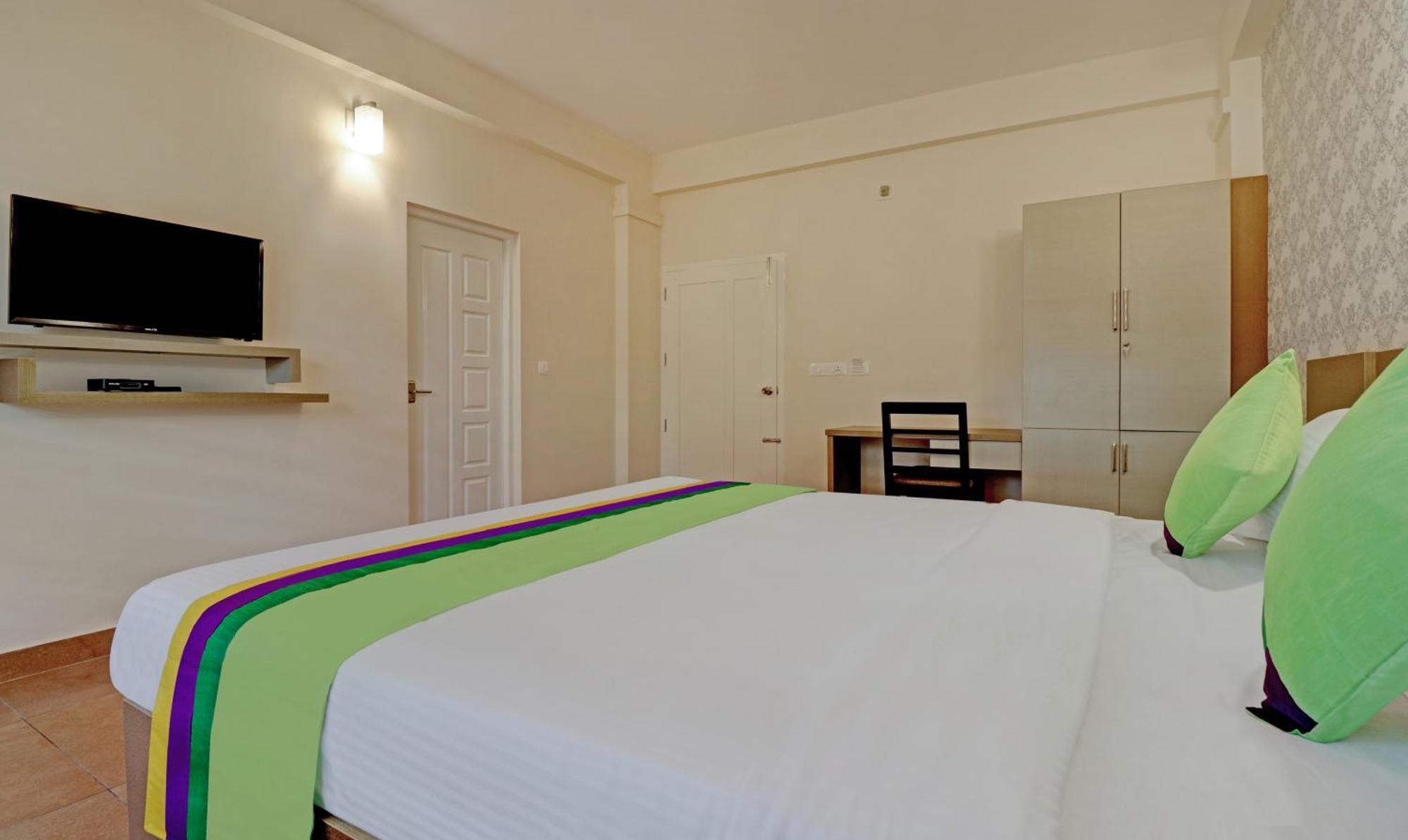 Treebo Golden Terminal, Kochi Airport Hotel ภายนอก รูปภาพ