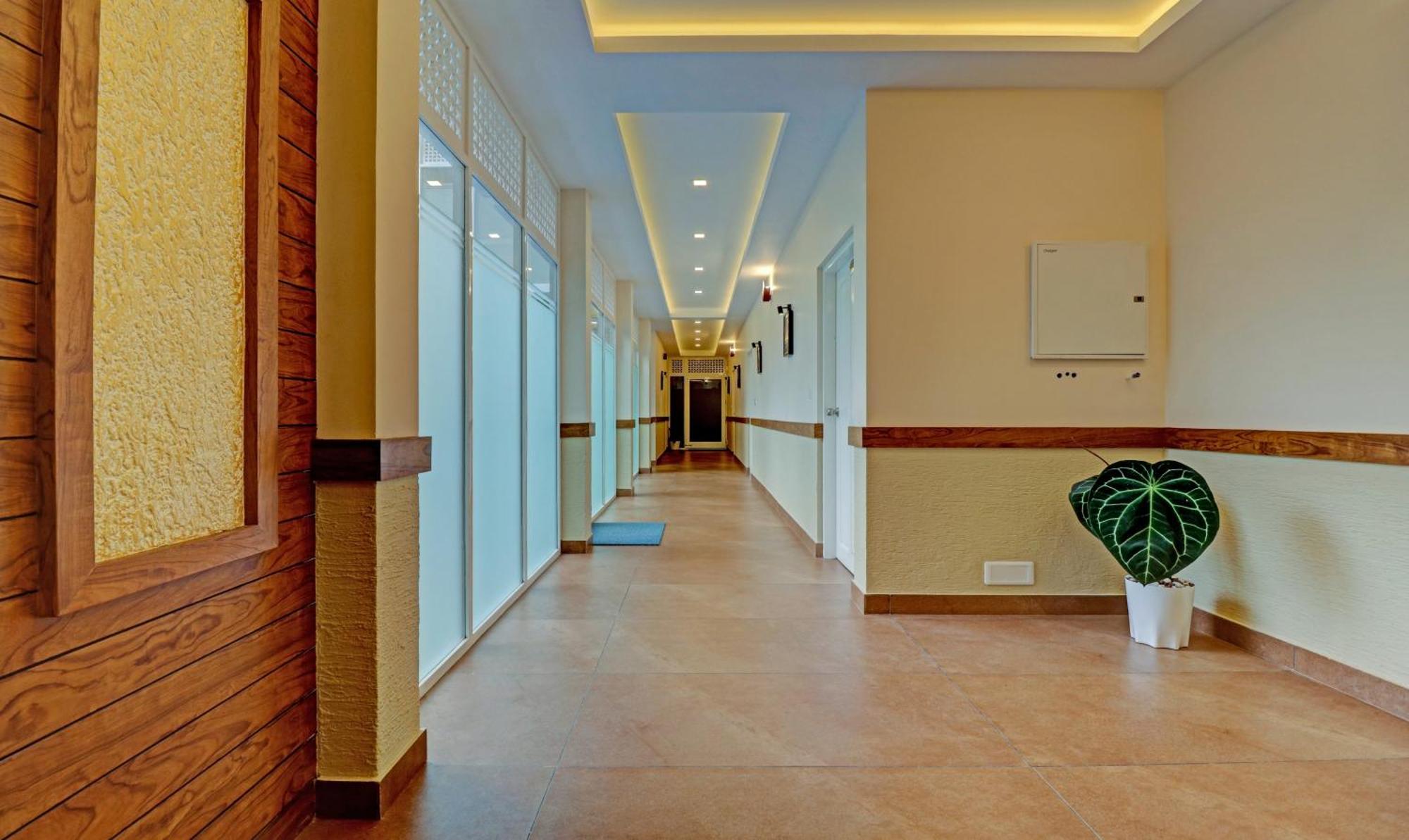 Treebo Golden Terminal, Kochi Airport Hotel ภายนอก รูปภาพ