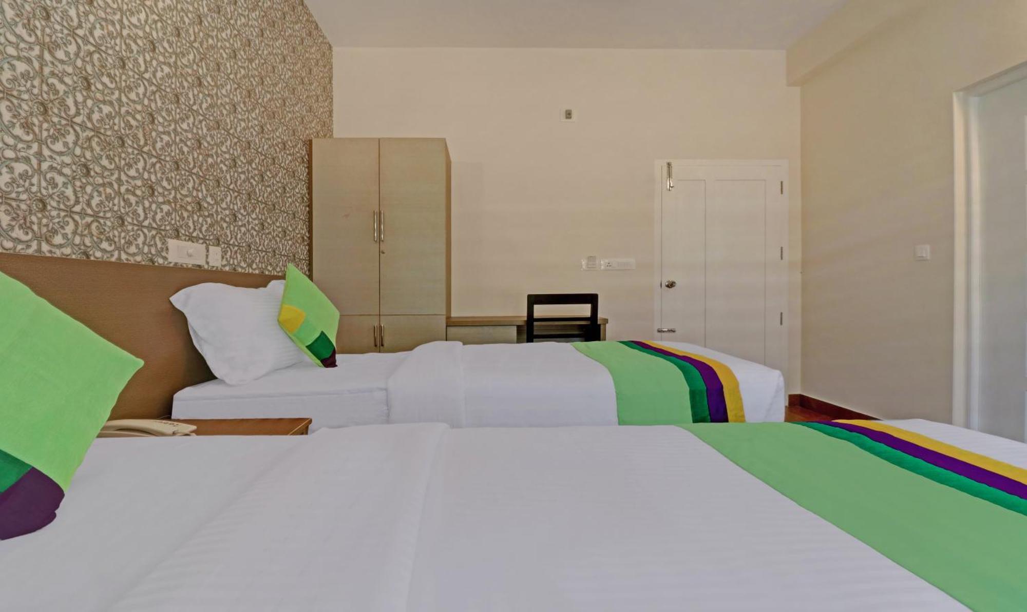 Treebo Golden Terminal, Kochi Airport Hotel ภายนอก รูปภาพ