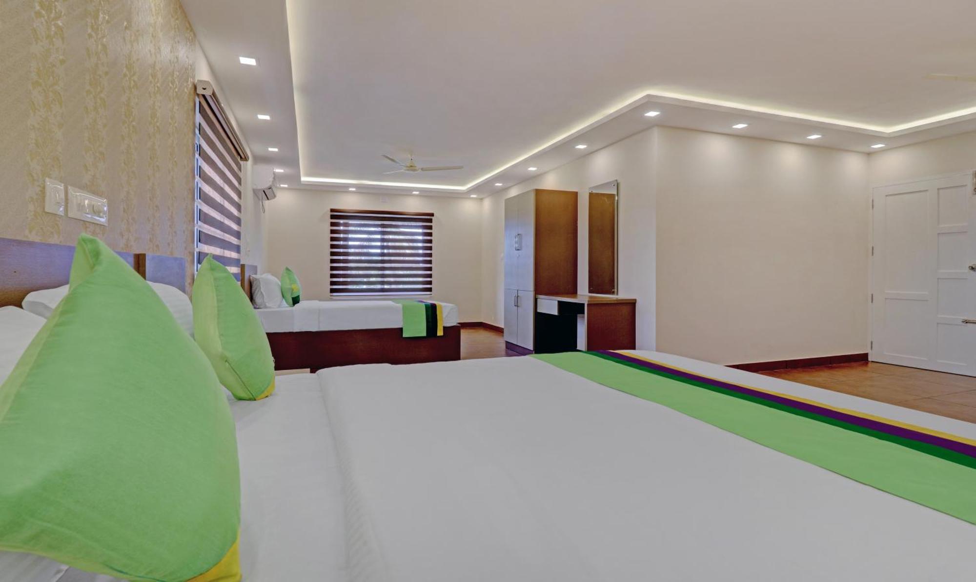 Treebo Golden Terminal, Kochi Airport Hotel ภายนอก รูปภาพ