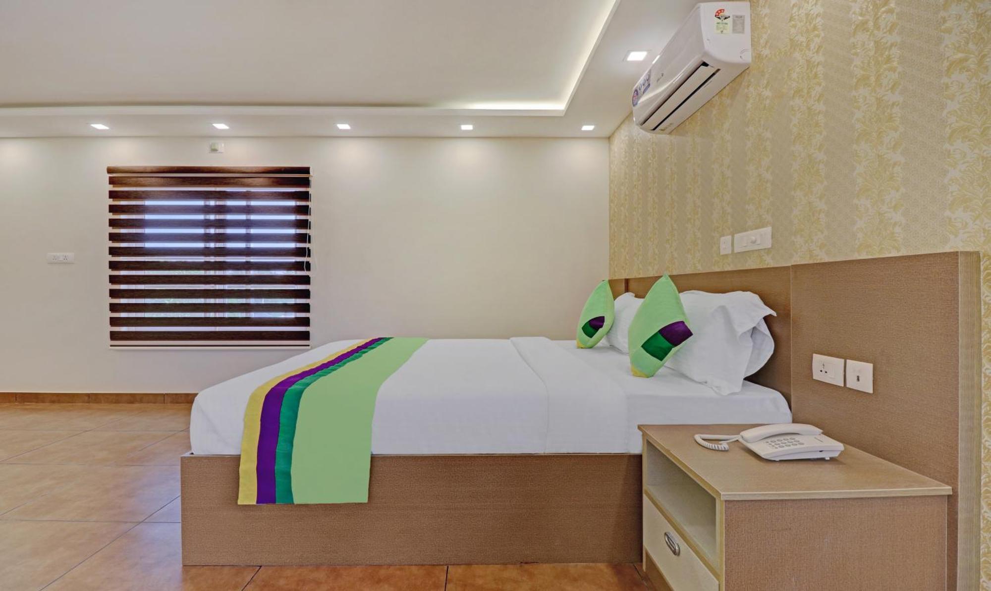 Treebo Golden Terminal, Kochi Airport Hotel ภายนอก รูปภาพ