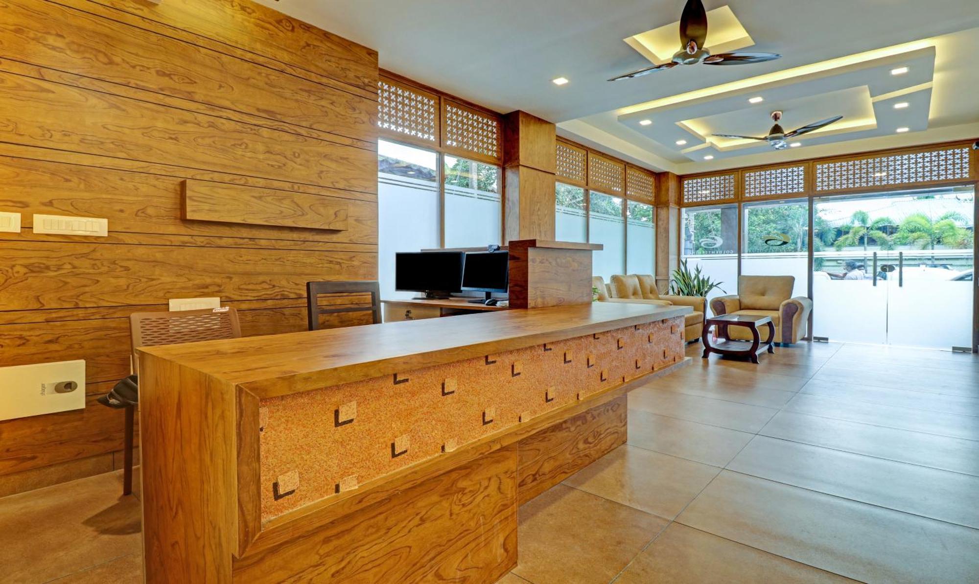 Treebo Golden Terminal, Kochi Airport Hotel ภายนอก รูปภาพ